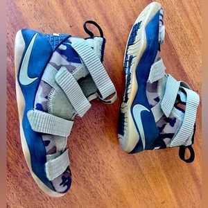 💥LIKE NEW💥 Nike Lebron Zoom Camo Basketball Sleeve Hook Loops 37.5 (W 6.5-7)💥